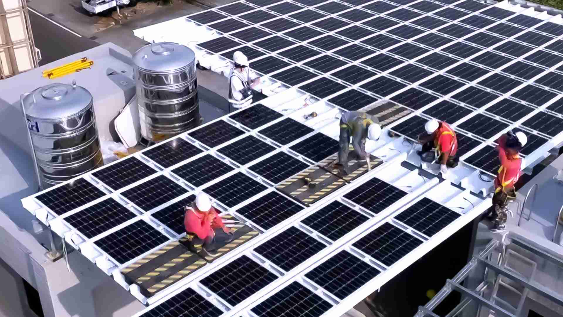 赏金国际着力于替代能源之技术研发，，，如光电浪板的相关制程、、设备与产品，，其中所开发之光电整合型浪板，，，减少传统金属支架安装，，，，更提升耐候度，，可广泛运用于多元场域，，并辅助建筑达到净零碳排目标